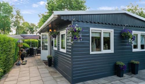 One-Bedroom Holiday Home