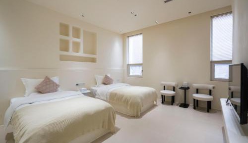 Twin Room with Private Bathroom