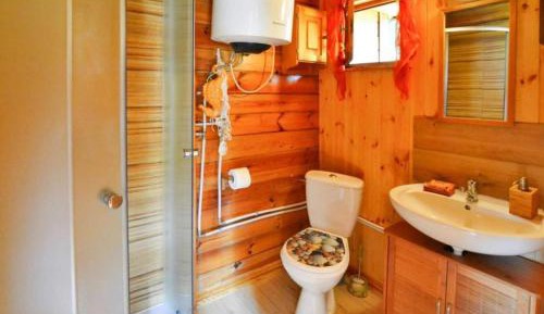 One-Bedroom Holiday Home