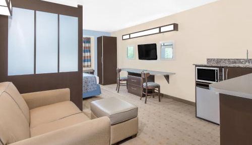 Superior Queen Suite - Disability Access - Non-Smoking