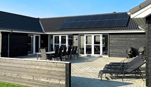Ten-Bedroom Holiday Home