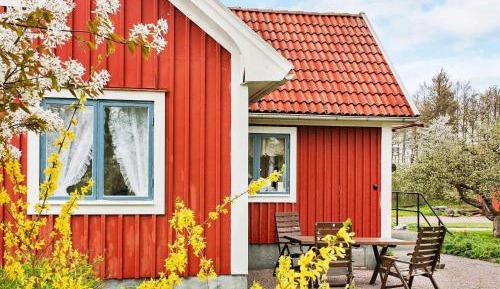 Three-Bedroom Holiday Home 
