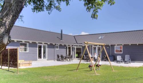 Seven-Bedroom Holiday Home