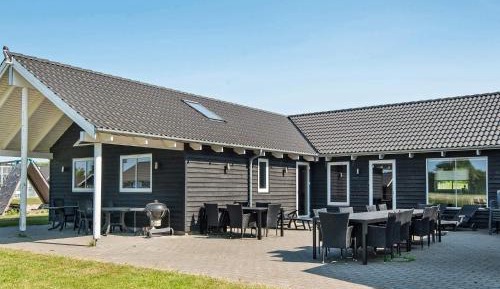 Nine-Bedroom Holiday Home