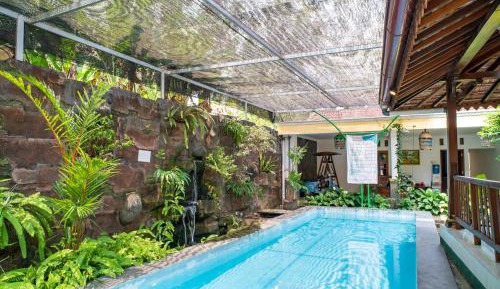 Deluxe Double or Twin Room with Pool Access