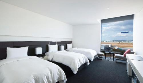 Superior Triple Room - Airport View