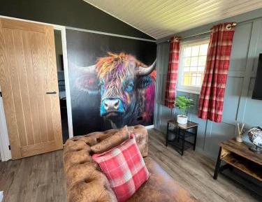 Two-Bedroom Lodge with Lake View 1