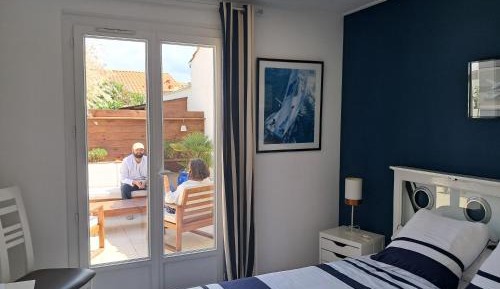 Family Room with Garden View