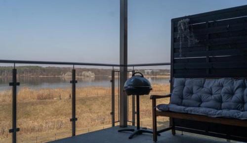 Apartment with Lake View
