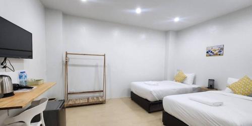 Twin Room with Private Bathroom