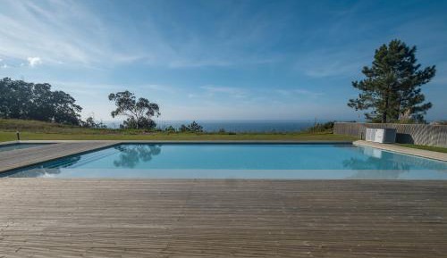 Deluxe One-Bedroom Apartment with Ocean View