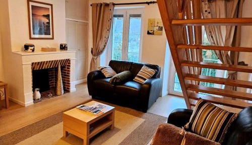 Two-Bedroom Apartment with Mountain View