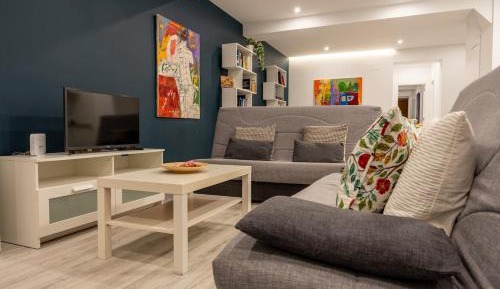 Two-Bedroom Deluxe Apartment with Balcony