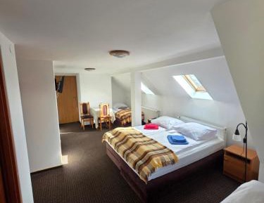 Quadruple Room with Private Bathroom