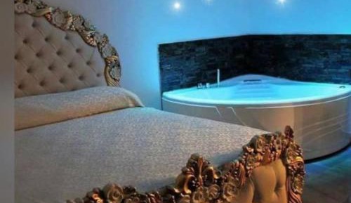 King Room with Spa Bath