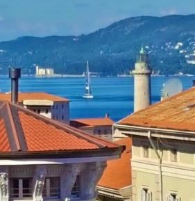 One-Bedroom Apartment with Sea View