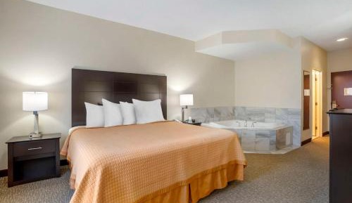 King Suite with Sofa Bed and Spa Bath