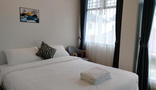 Standard Queen Room