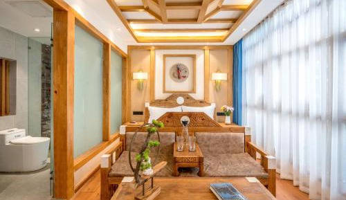 Deluxe Double Room with Shower