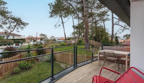 One-Bedroom Apartment with Balcony