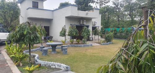 Villa with Garden View