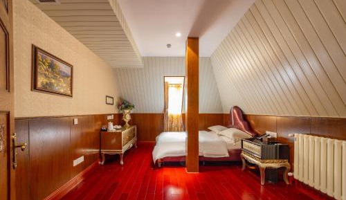 Deluxe Suite