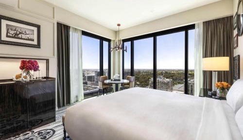 Deluxe King Room with View - Corner Room