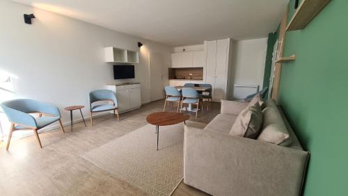 One-Bedroom Family Apartment