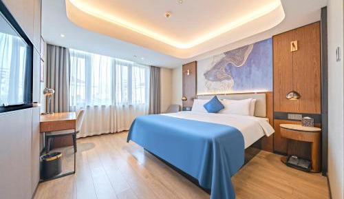 Deluxe Queen Room