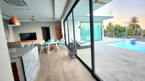 Villa with Sea View