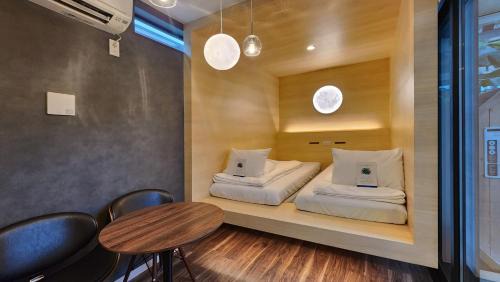 Twin Room with Rent a Car【101】- Non-Smoking