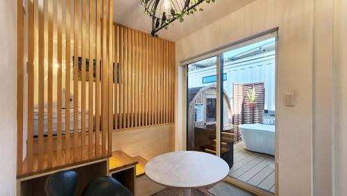 Double Room【110】- Non-Smoking