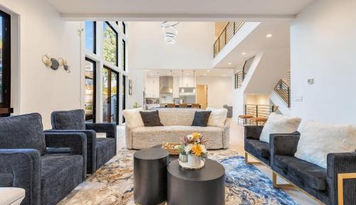 Five-Bedroom Holiday Home