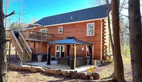 Seven-Bedroom House