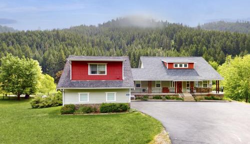 Four bedroom holiday home 