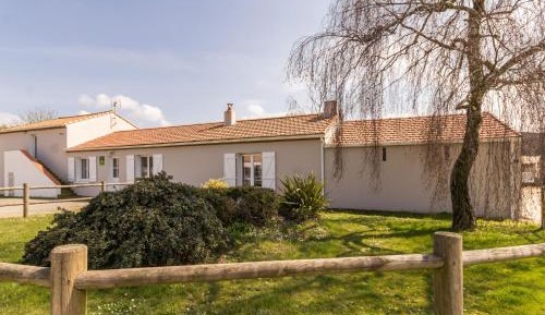 Holiday Home (8 Adults)