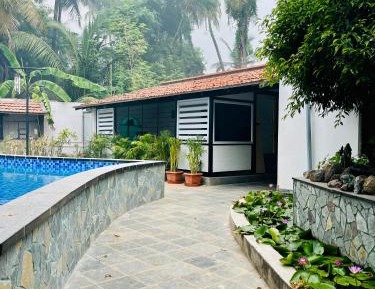 Individual Cottage House with Pool