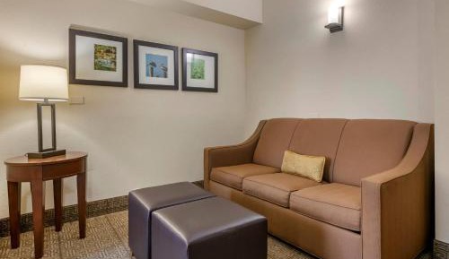 King Suite Upgrade - Accessible/Non-Smoking