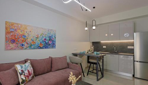 Deluxe One-Bedroom Apartment with City View
