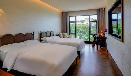 Twin Room with View