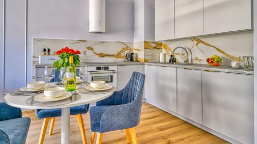 One-Bedroom Apartment with Balcony