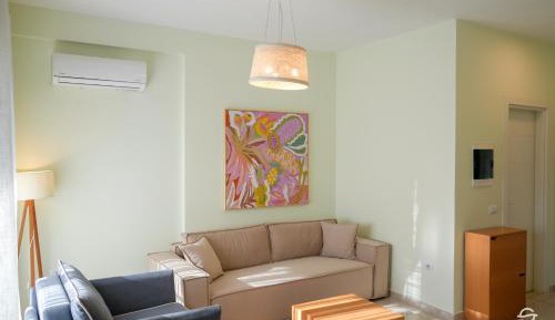 Apartment with Garden View