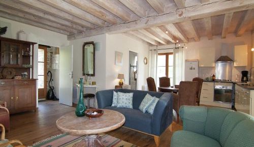 Fifteen-Bedroom Holiday Home