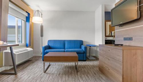 Standard King Room with Sofa Bed