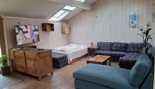 One-Bedroom Holiday Home
