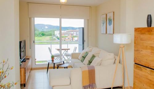 Apartment with Pool View 