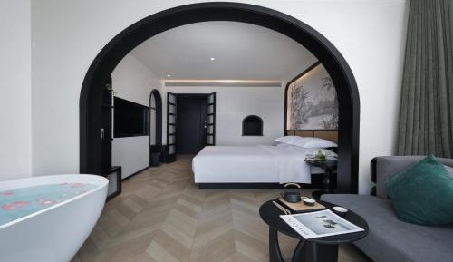 Deluxe Double Room with Bath