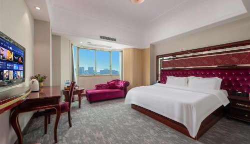 Deluxe Queen Room