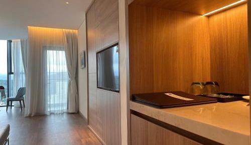 Apartment with City View