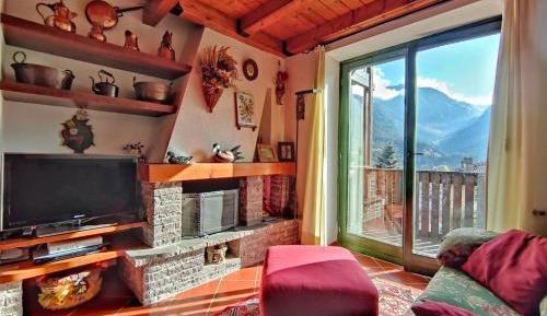 Two-Bedroom Apartment with Mountain View